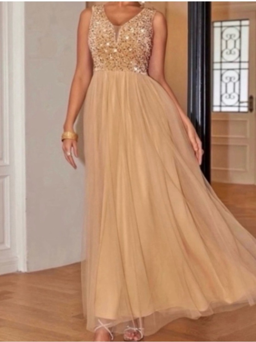Elegant Gold Evening Gown for Women